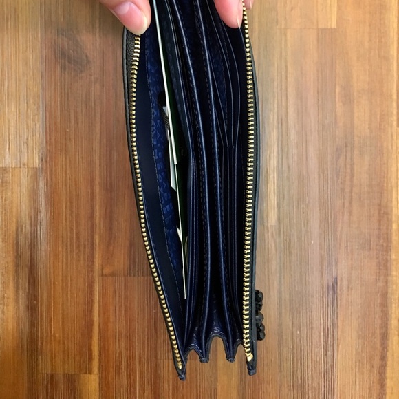 Beautiful Kate Spade Ciara Wristlet - Picture 6 of 8